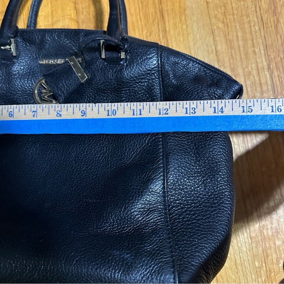 Michael Kors Soft  Black Leather Gold Metal Hardware Satchel Tote Handbag Purse - Picture 15 of 15